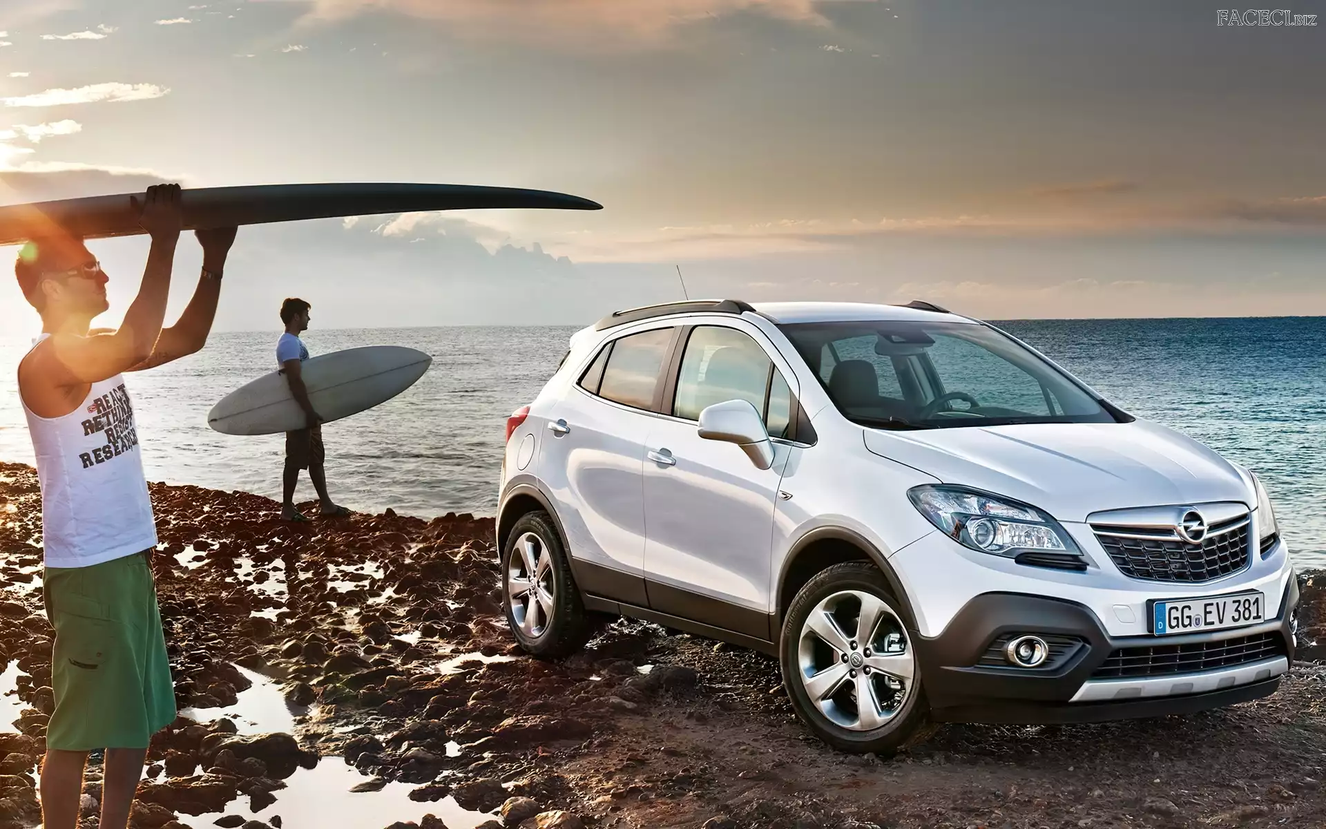 Surferzy, Opel Mokka, Morze